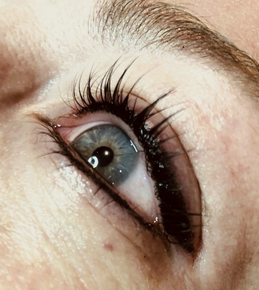 Winged liner by Elnari, permanent makeup Pretoria